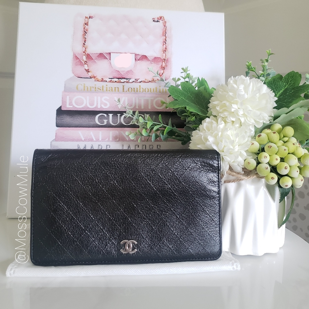 SOLD Authentic Pre-owned Chanel Diamond Stitch Yen Bi-Fold Wallet